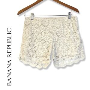 Banana Republic Floral Lace Crochet Shorts Size 0 Off White